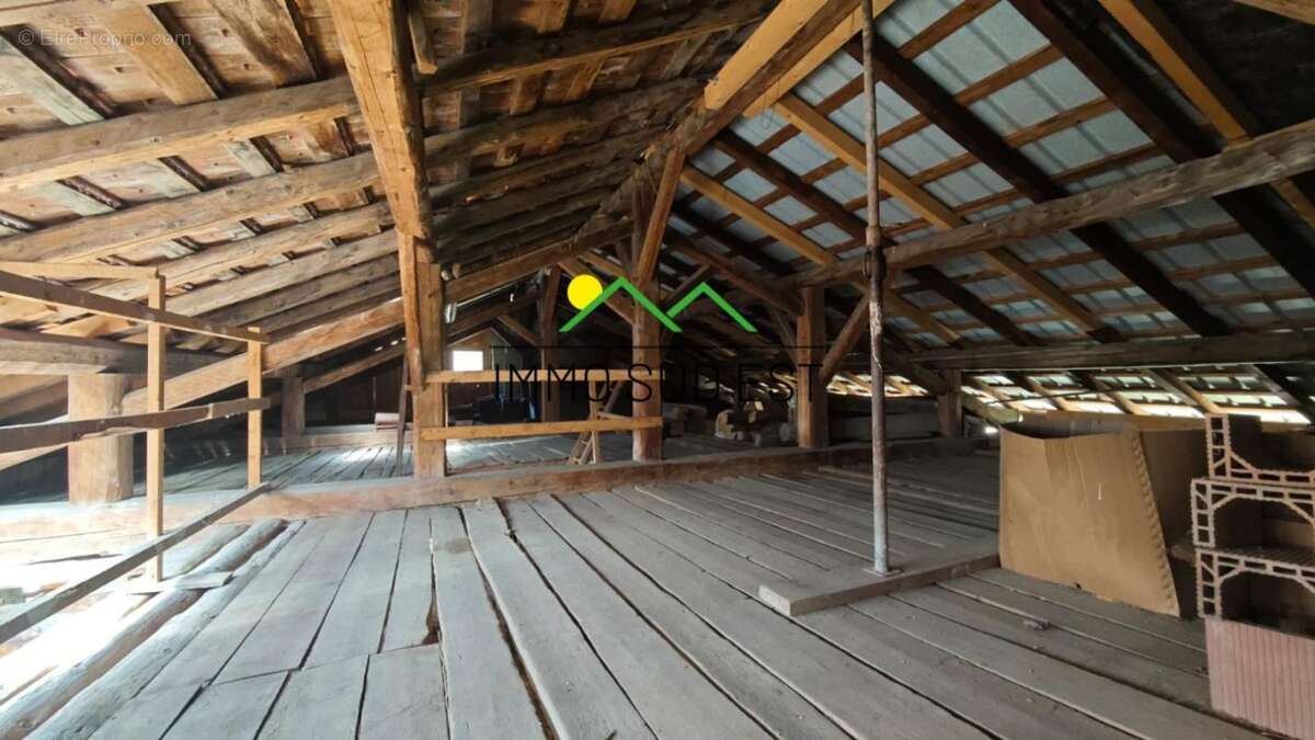 Maison + grange + terrain plat constructible - photo 9