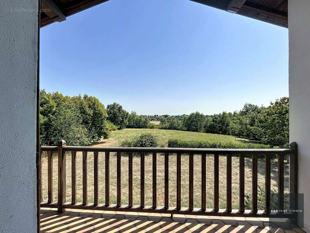 Maison 177 m² à Moissac  - photo 2