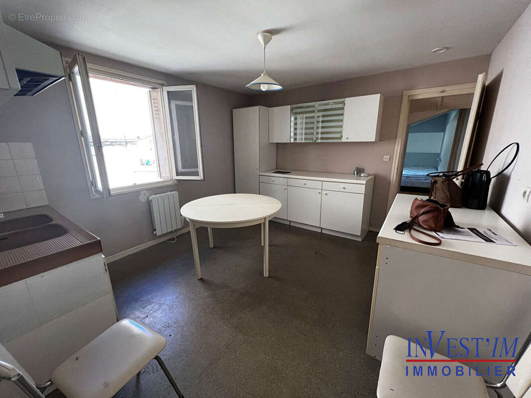 Appartement à PIERRE-BENITE