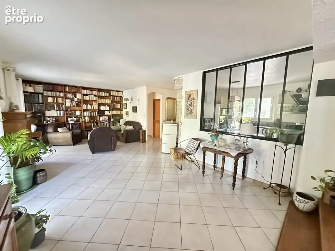 RARE et SUPERBE VILLA 5 chambres (poss de séparer une partie en T2 pour AIRBNB/FAMILLE) sur 1100 m2 paysagés - photo 8
