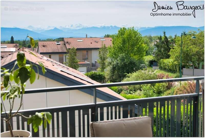 Appartement à ECHENEVEX