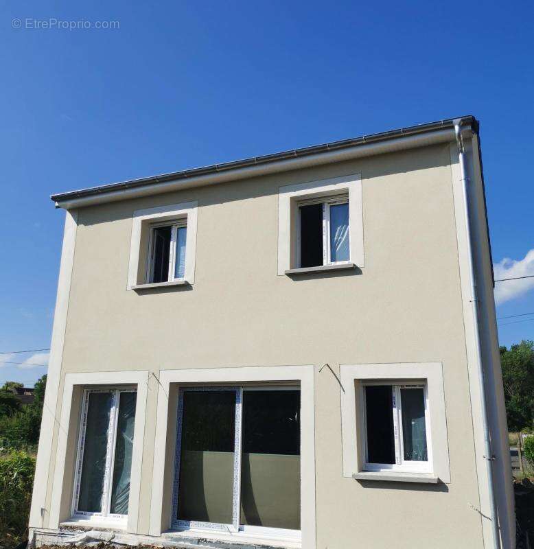 Maison à RESSONS-SUR-MATZ