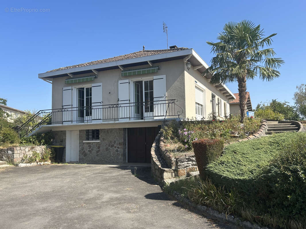 Maison familiale - sous-sol semi eneterre - 3 chambres - photo 2