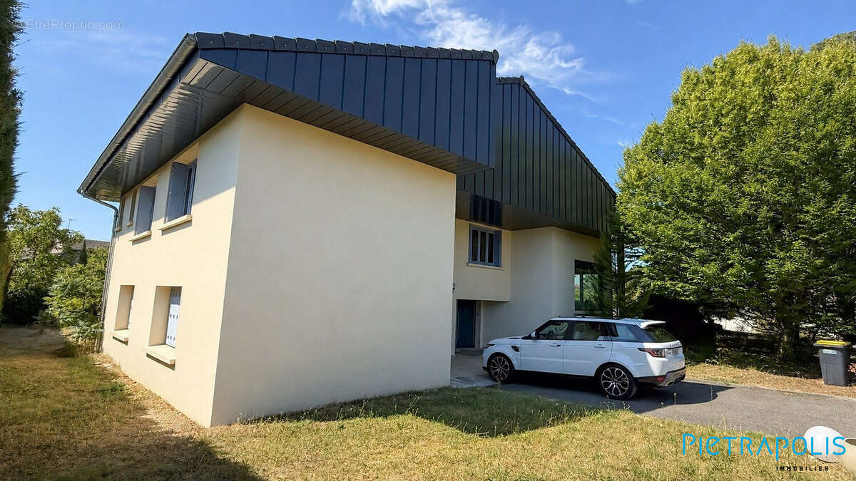 Maison 265 m² à Dagneux  - photo 2