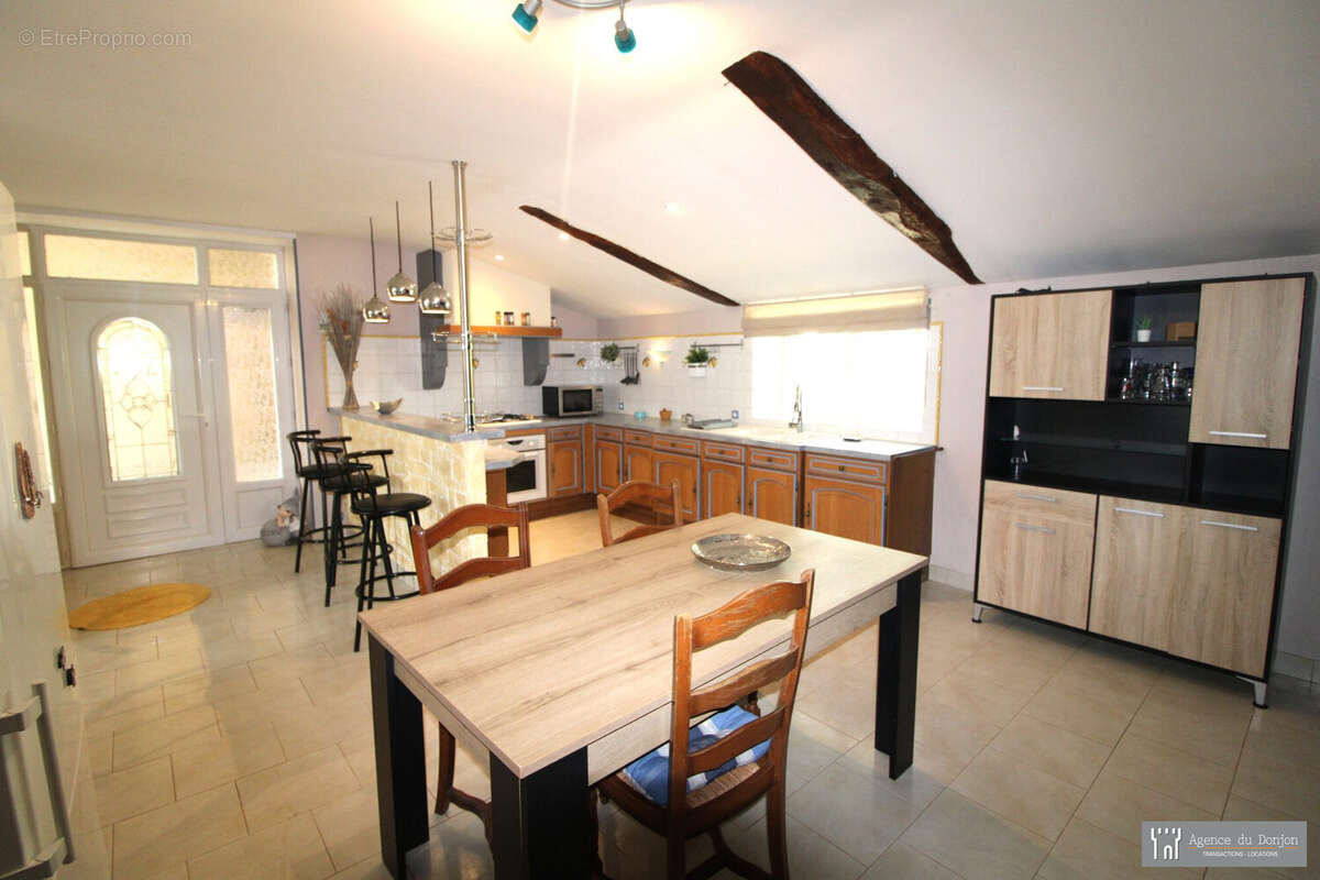 Maison à SAINT-LEGER