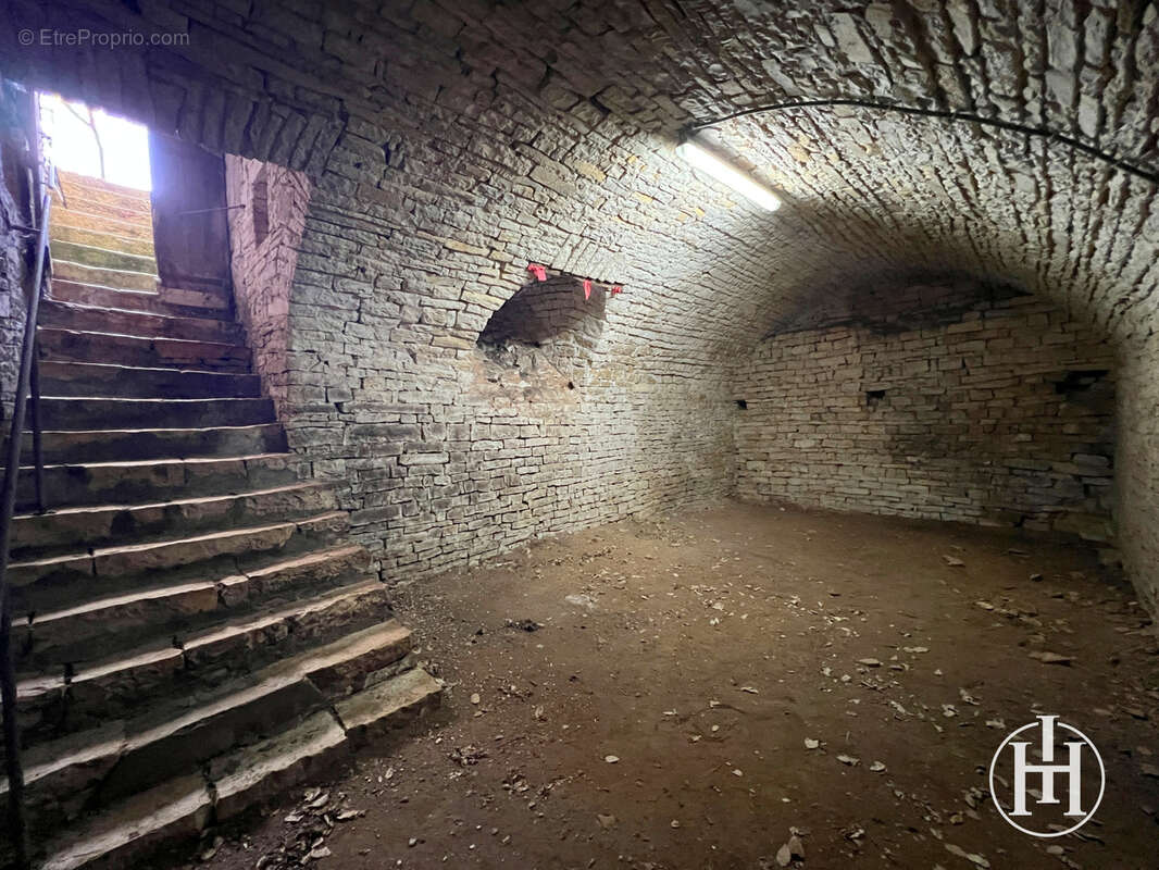 Maison à DUN-SUR-AURON