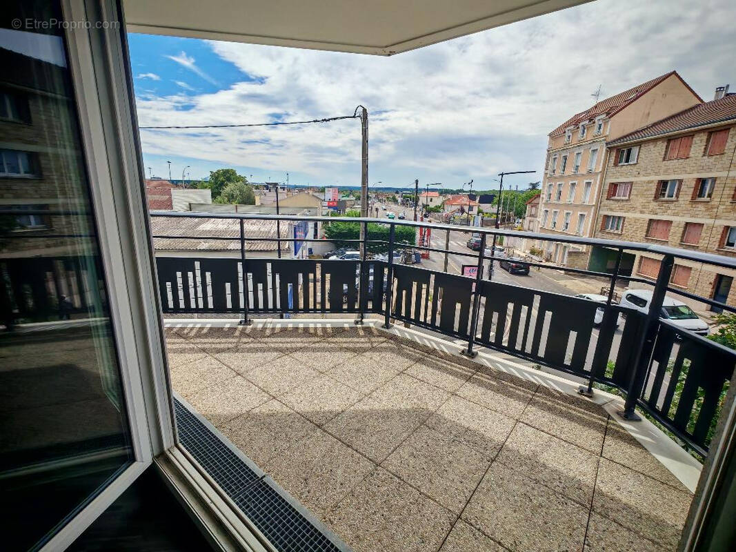 Appartement à SARTROUVILLE