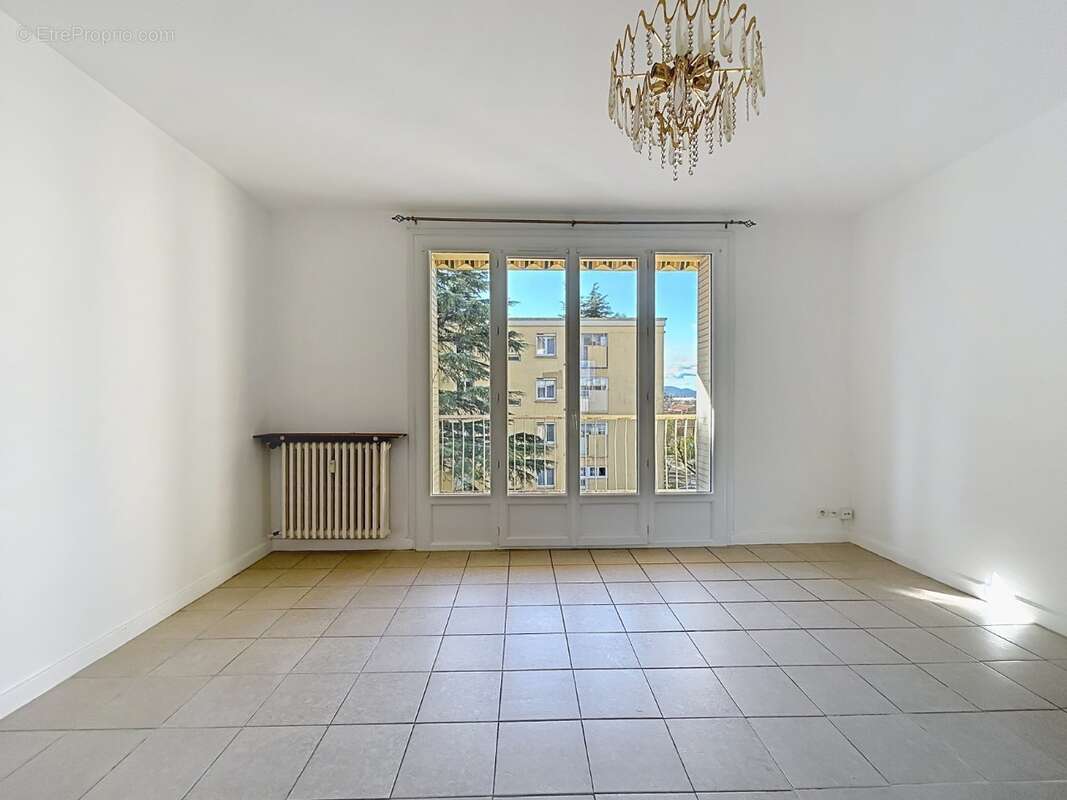 Appartement à MONTELIMAR