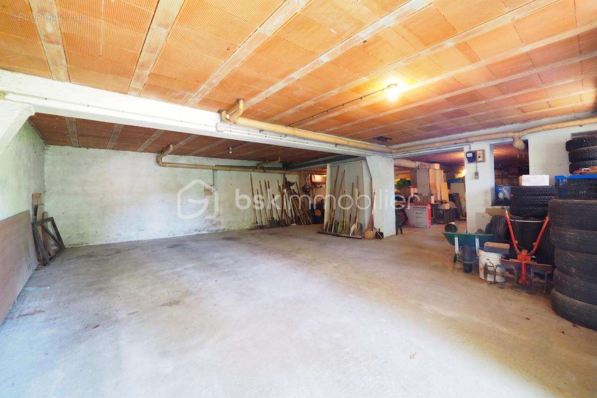 Rare ! Maison de plain-pied à Anglefort avec sous-sol de 140 m² + grand abri voiture 72 m - photo 12