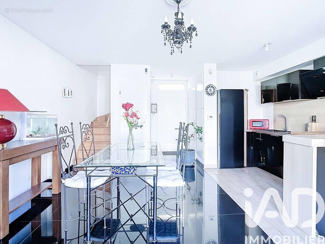 Photo 1 - Maison à SAINT-PIERRE-DU-PERRAY