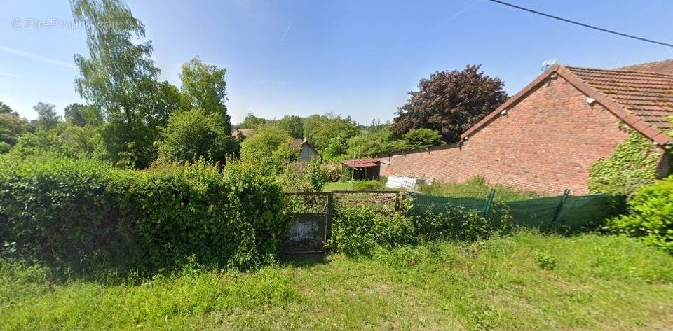 Terrain à SALESCHES