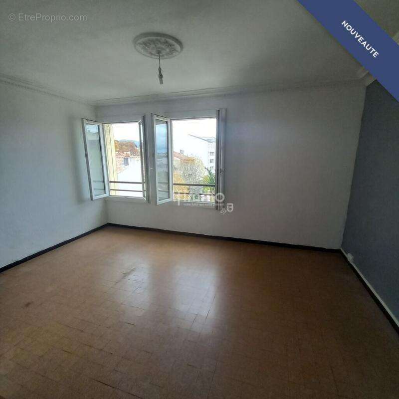 Appartement à MARSEILLE-4E