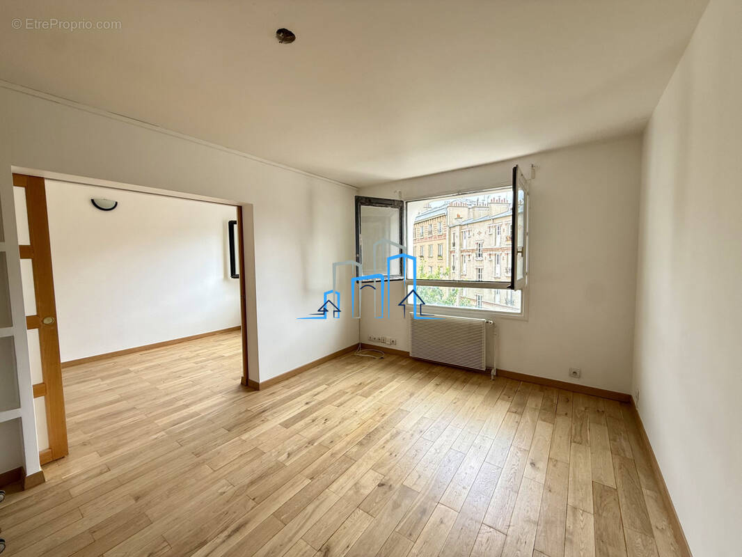 Appartement à PARIS-20E