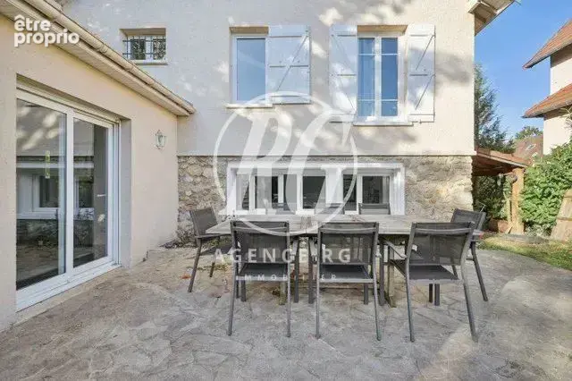 Maison 7 pièces rénovée avec piscine - photo 14