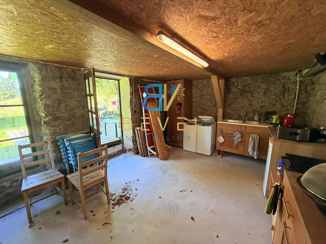 À vendre   exclusivité saint-françois-longchamp   (montaimont)  ancien corps de ferme rénové   110 m2 habitabl - photo 25