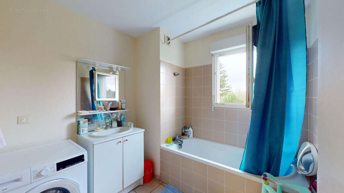 Appartement à COURCHAPON