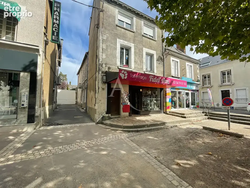 Immeuble de rapport ? Contres, en plein coeur de ville - photo 2