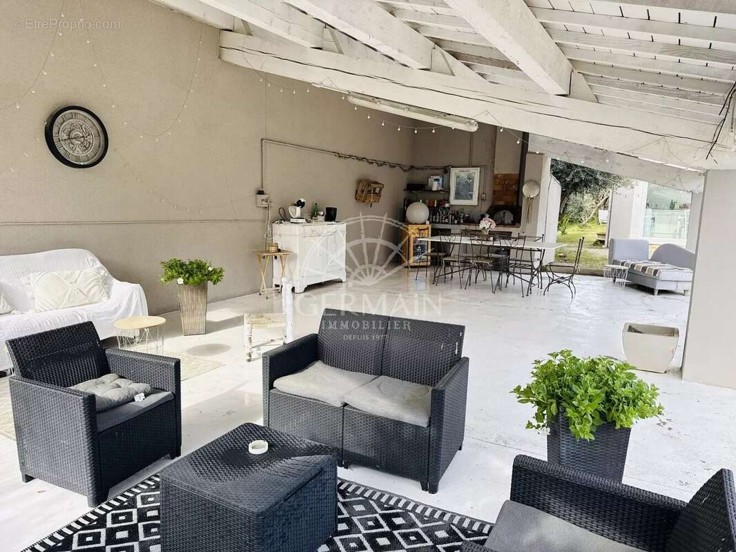 Maison à L'ISLE-SUR-LA-SORGUE