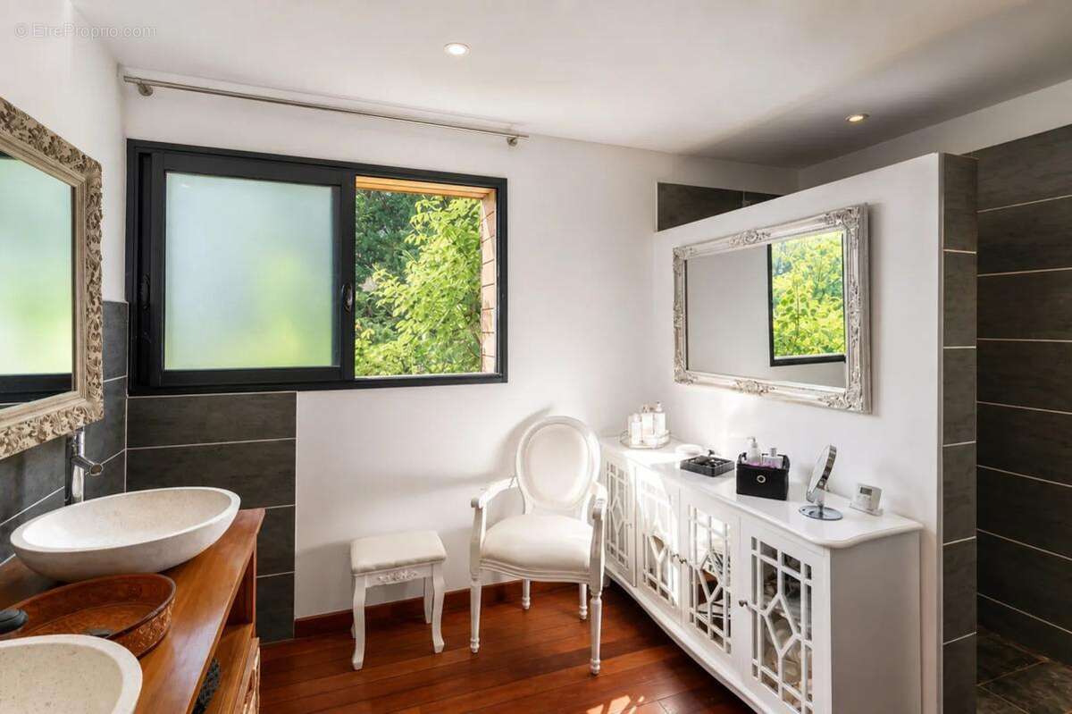 Maison contemporaine 242m2 avec piscine - photo 9