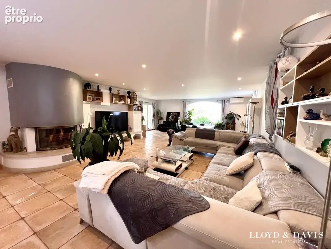 Maison 5 pièces 204 m² à vendre à Fayence (83440) - photo 6