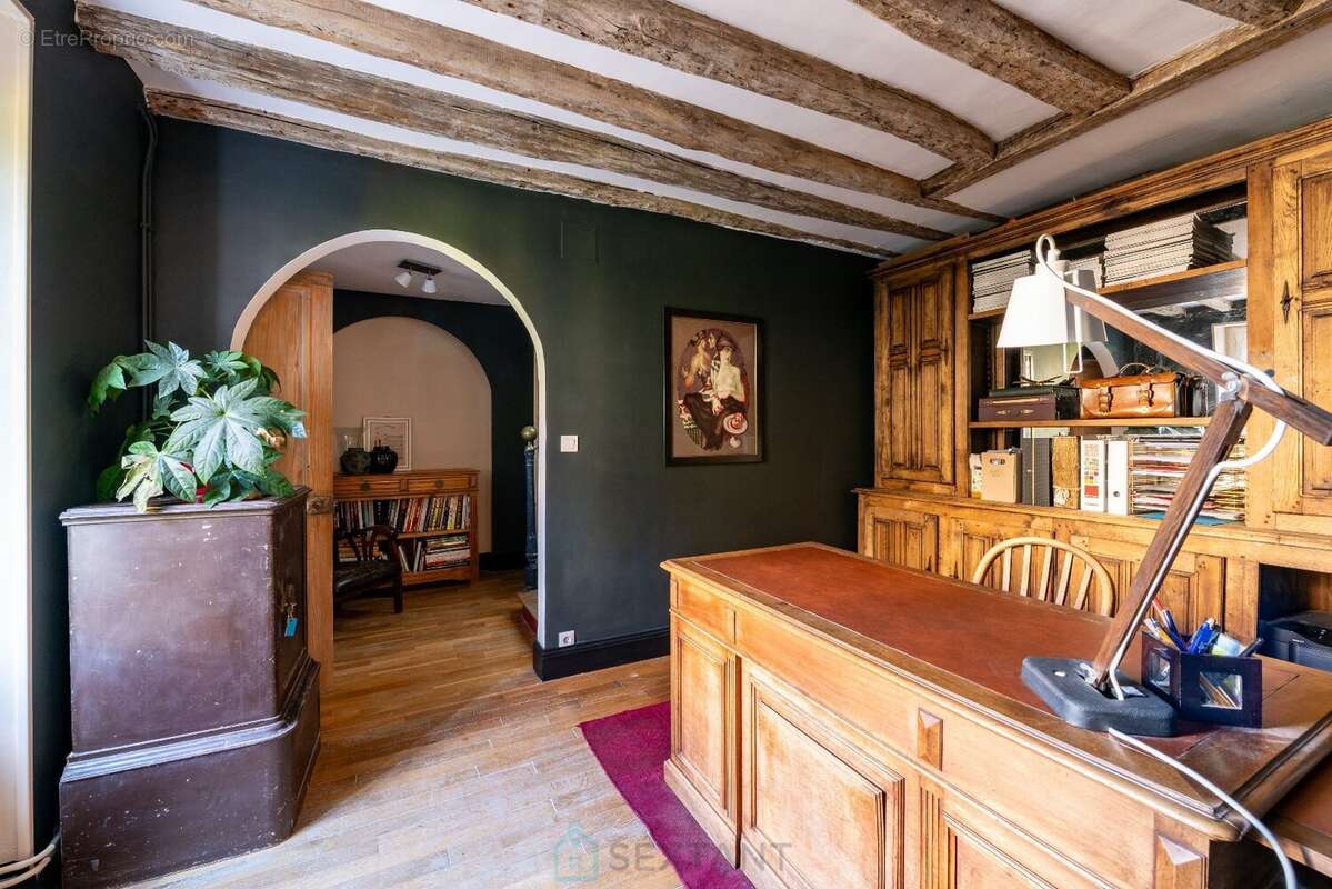 A coeur de Mennecy, voici une charmante maison de caractère (1860), entièrement rénovée. - photo 15