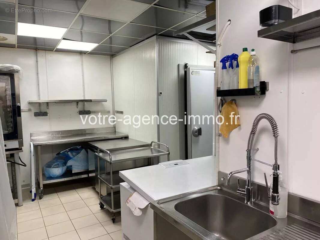 Commerce à SAINT-ANDRE-DE-LA-ROCHE