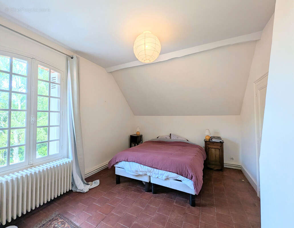 Maison à VALLIERES-LES-GRANDES