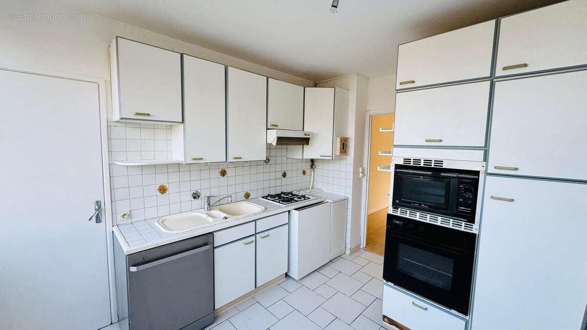 Appartement à FONTENAY-LE-FLEURY