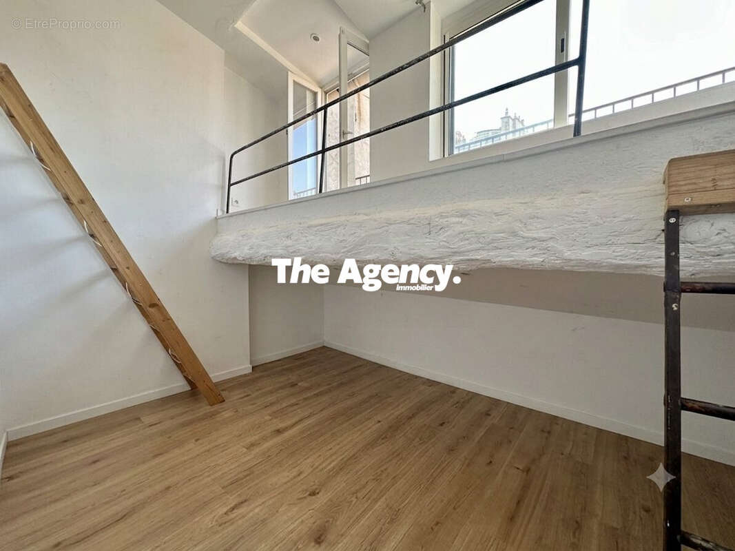 Appartement à MARSEILLE-1E