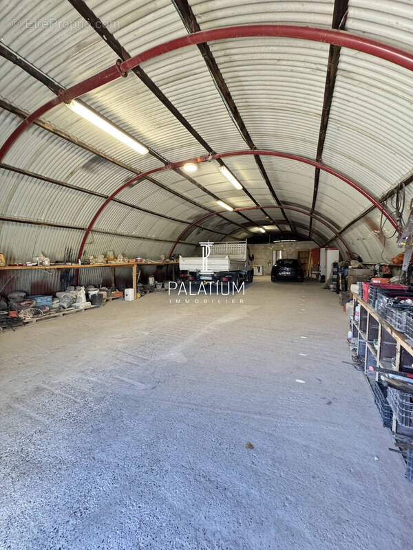 Commerce à VINON-SUR-VERDON