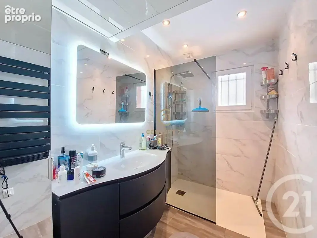Maison 96 m² à Givors  - photo 10