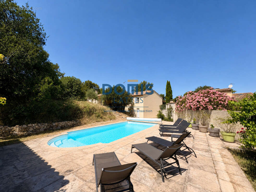 Maison à SAINTE-ANASTASIE