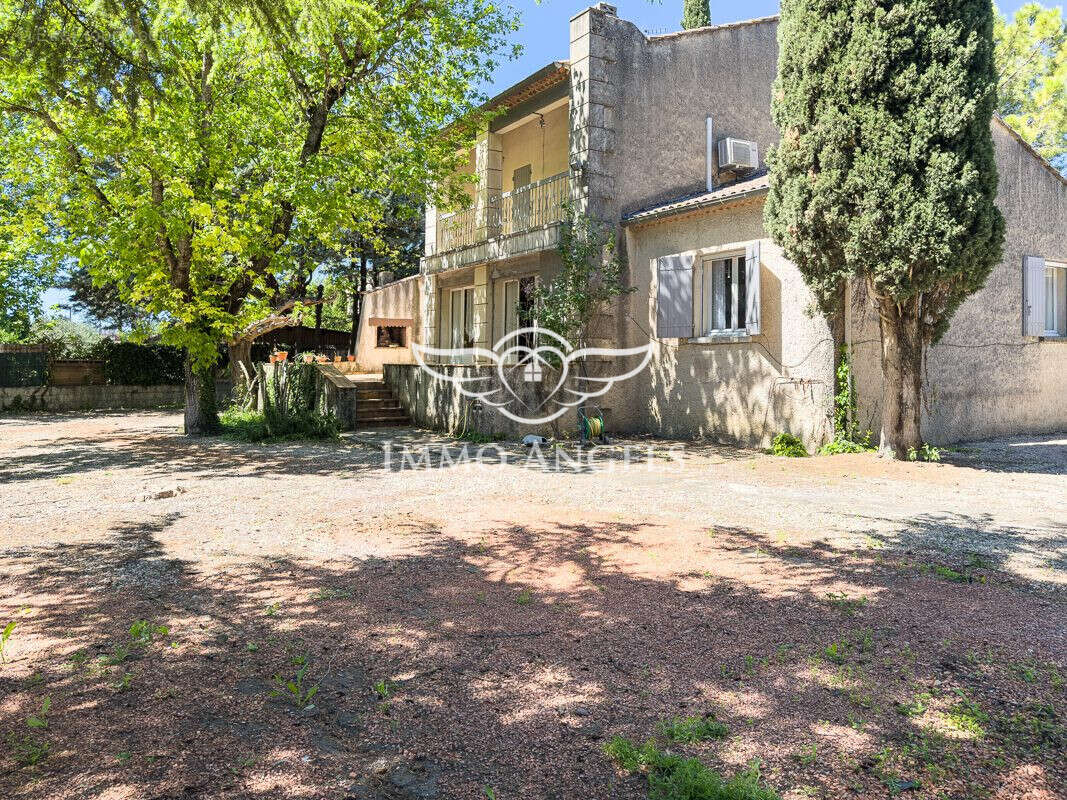 Maison à L'ISLE-SUR-LA-SORGUE