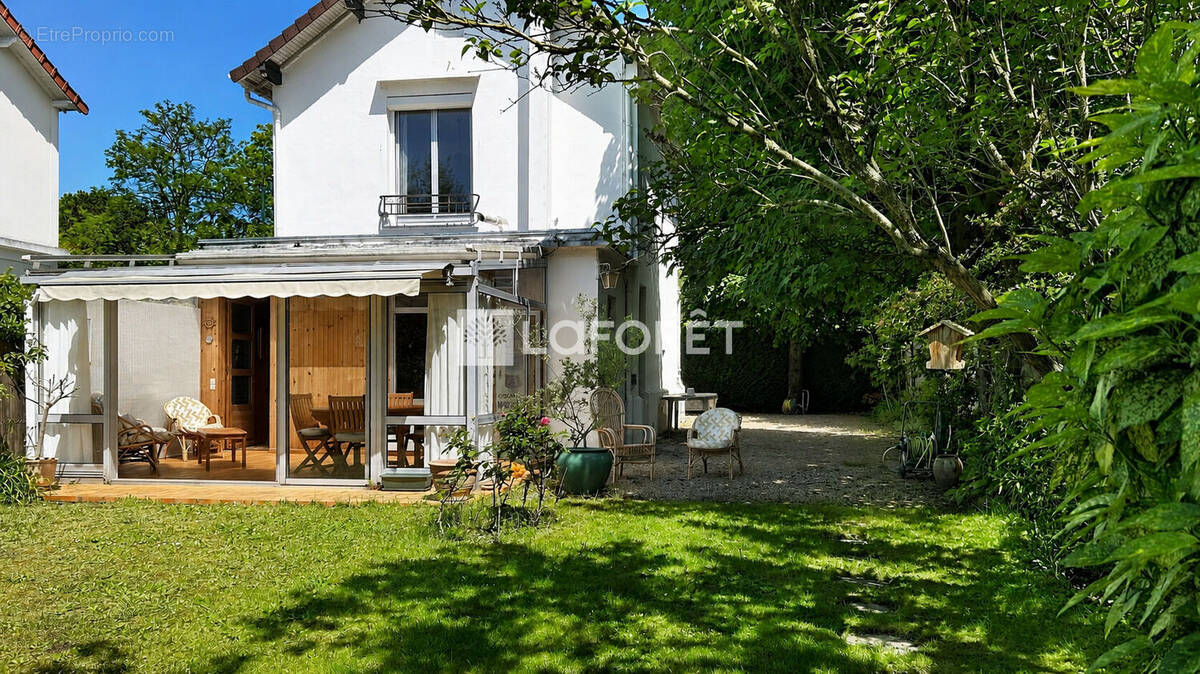 Maison à LE VESINET