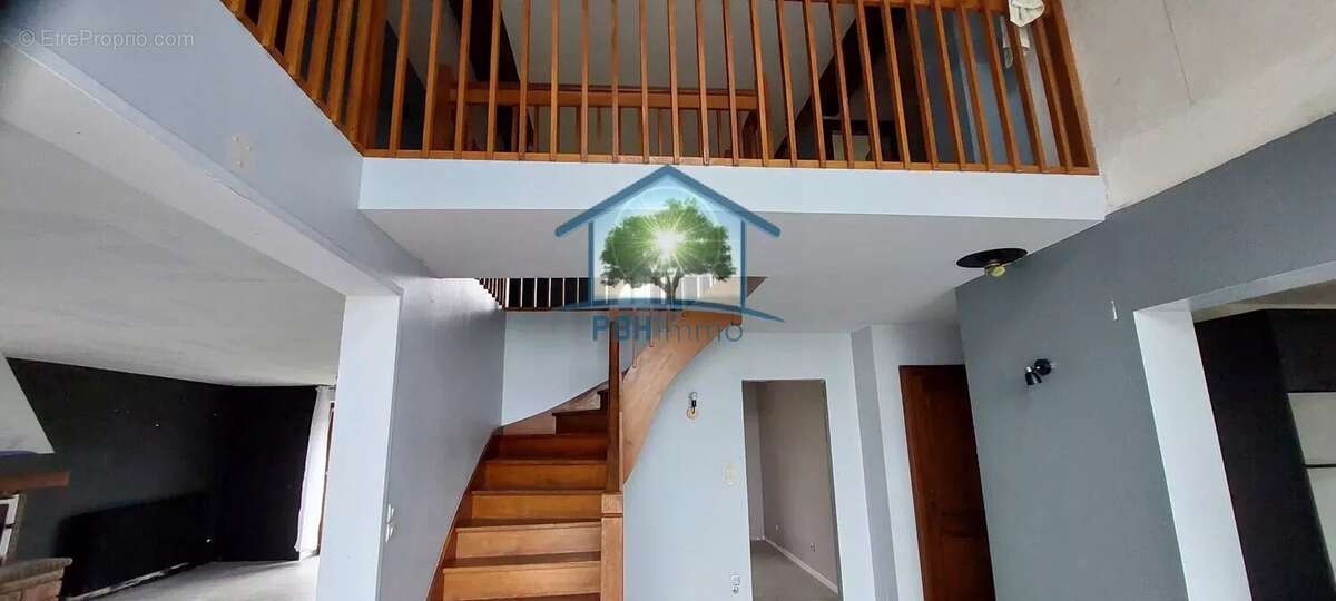 Maison à LA NEUVEVILLE-DEVANT-LEPANGES