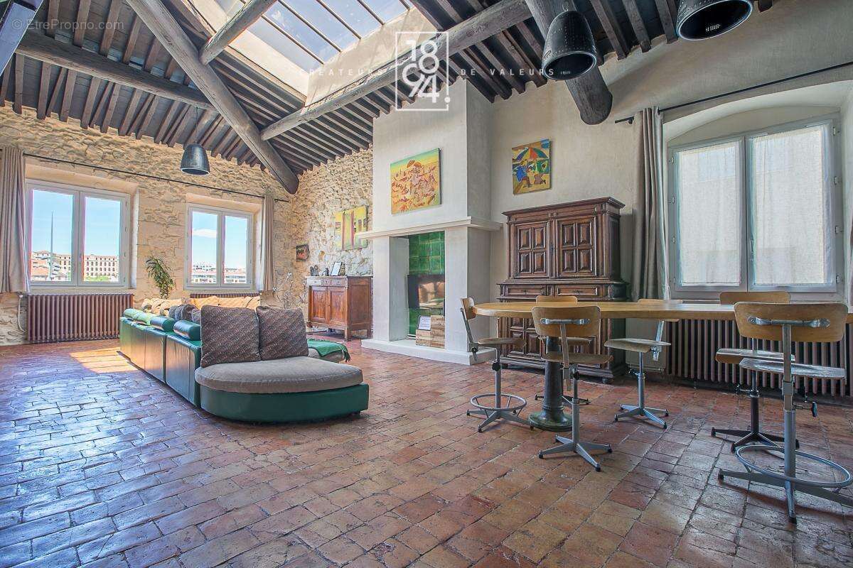 Appartement à MARSEILLE-7E