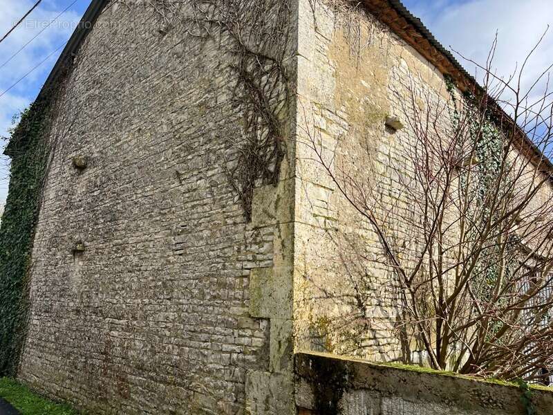 Maison à JAULDES