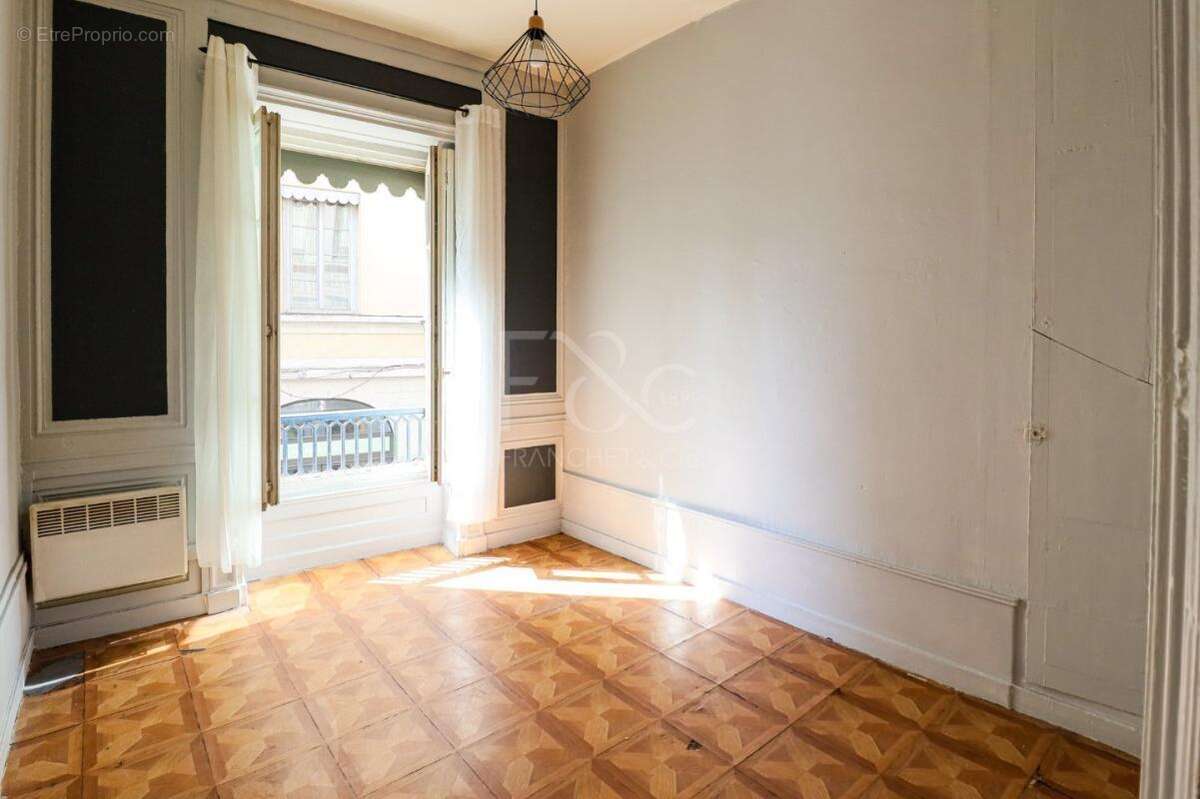 Appartement à LYON-1E