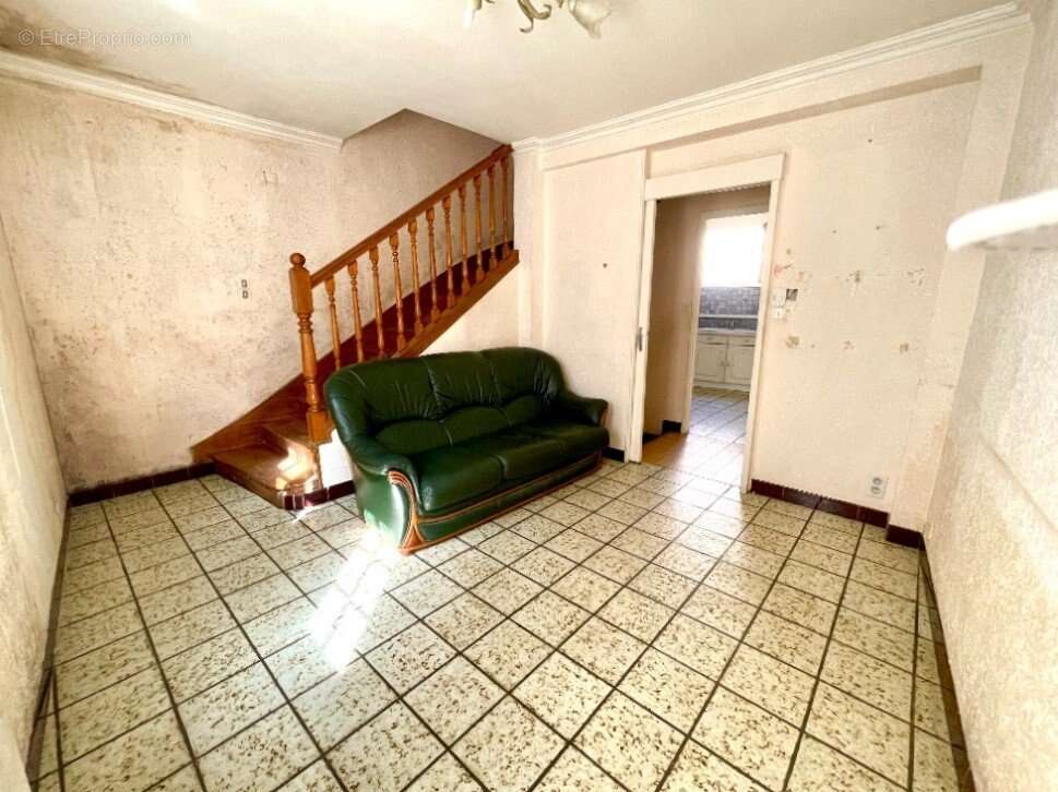 Maison à ENTRAYGUES-SUR-TRUYERE