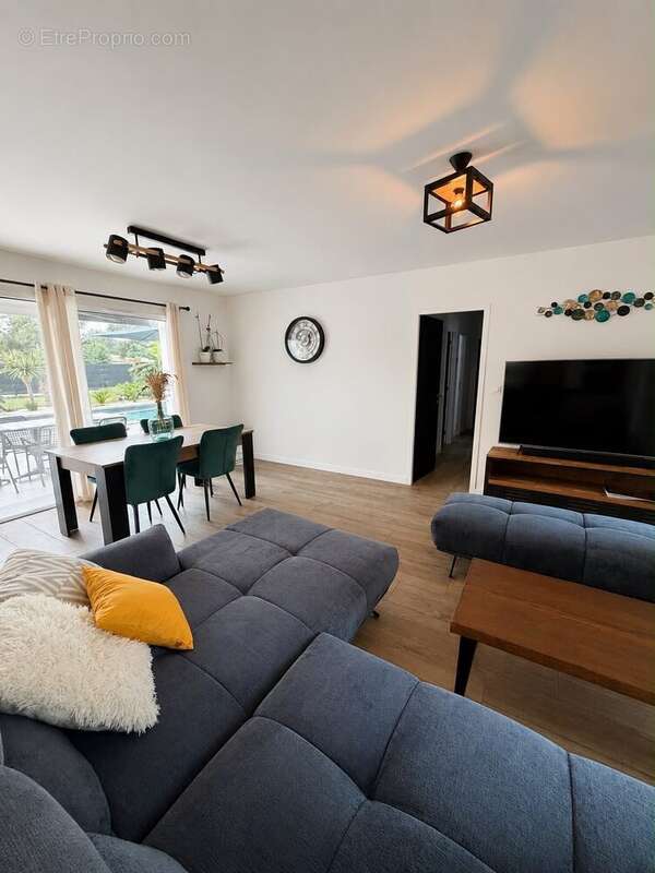 Maison 112 m² à Salles  - photo 6