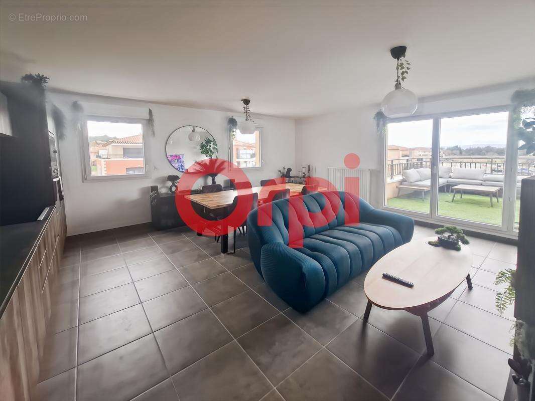 Appartement à LE PUY-SAINTE-REPARADE