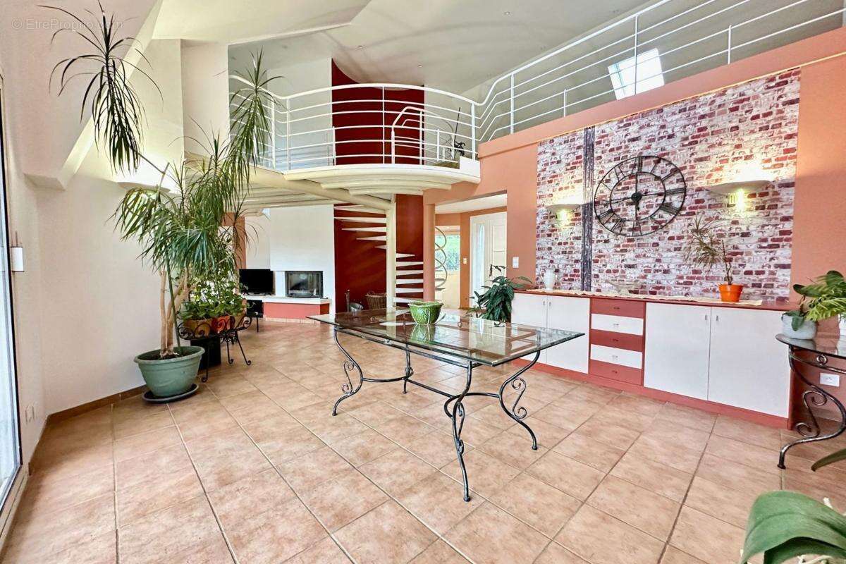 Maison à VALADY