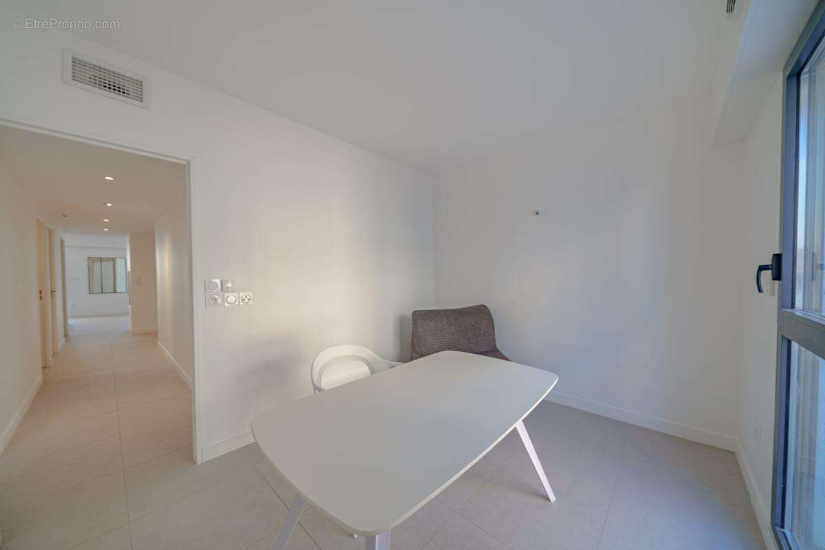 Appartement à MARSEILLE-8E