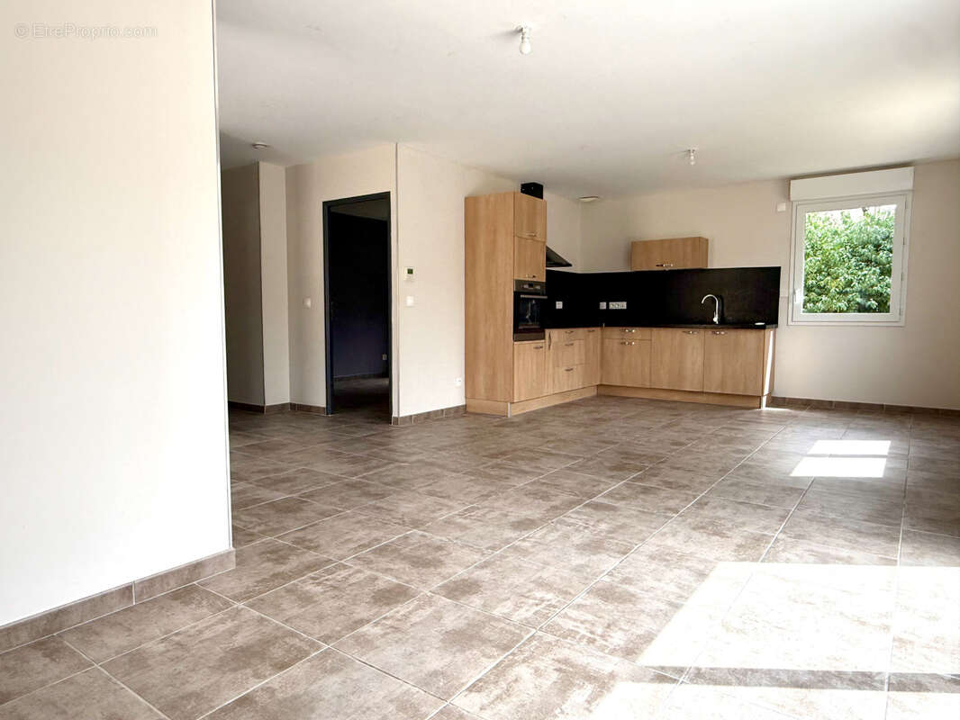 Nathalie sinard vous présente en exclusivité une maison recente sans travaux à montélimar - photo 19