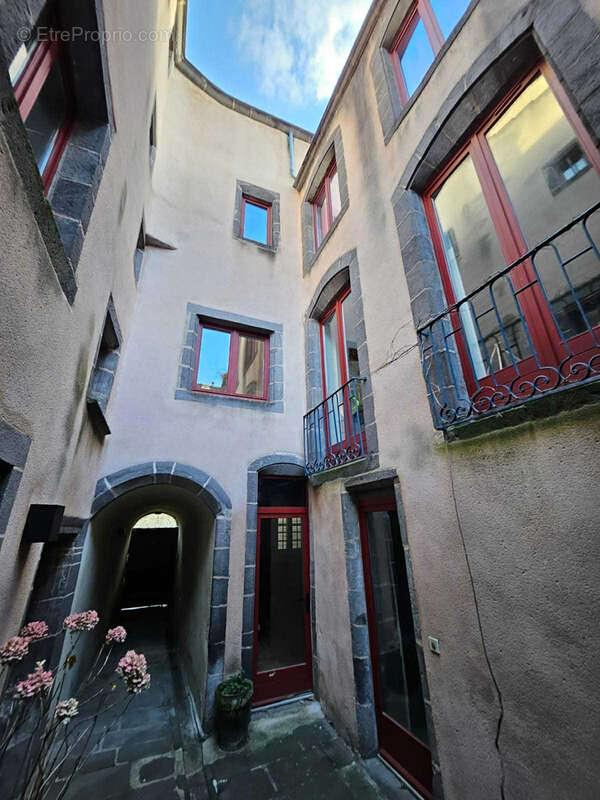 Hôtel particulier   Riom   Terrasse 90 m2   Garage - photo 4