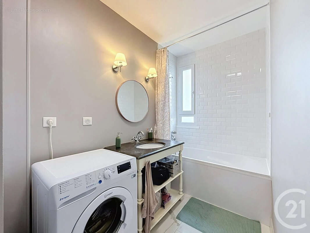 Appartement à SAINT-JULIEN-LES-VILLAS