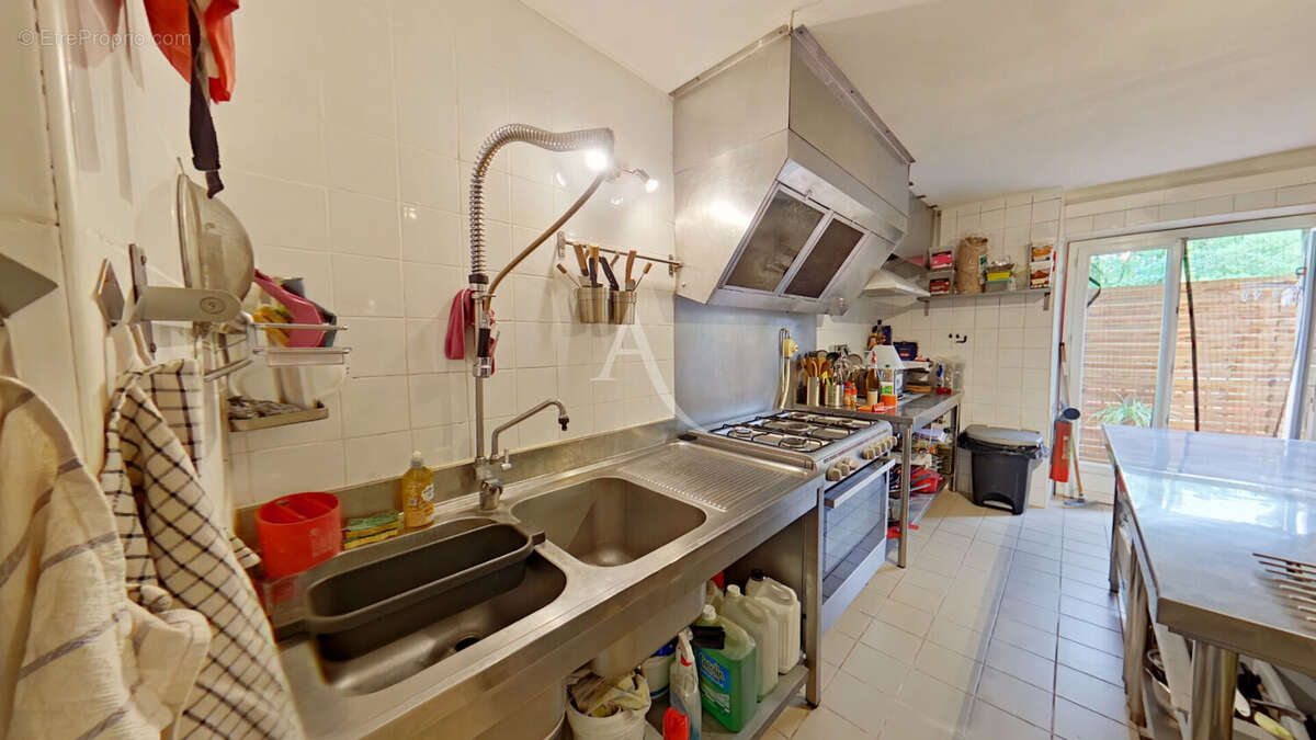 Commerce à VINON-SUR-VERDON