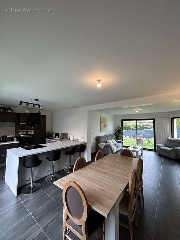 Maison à LA CHAPELLE-SAINT-MESMIN