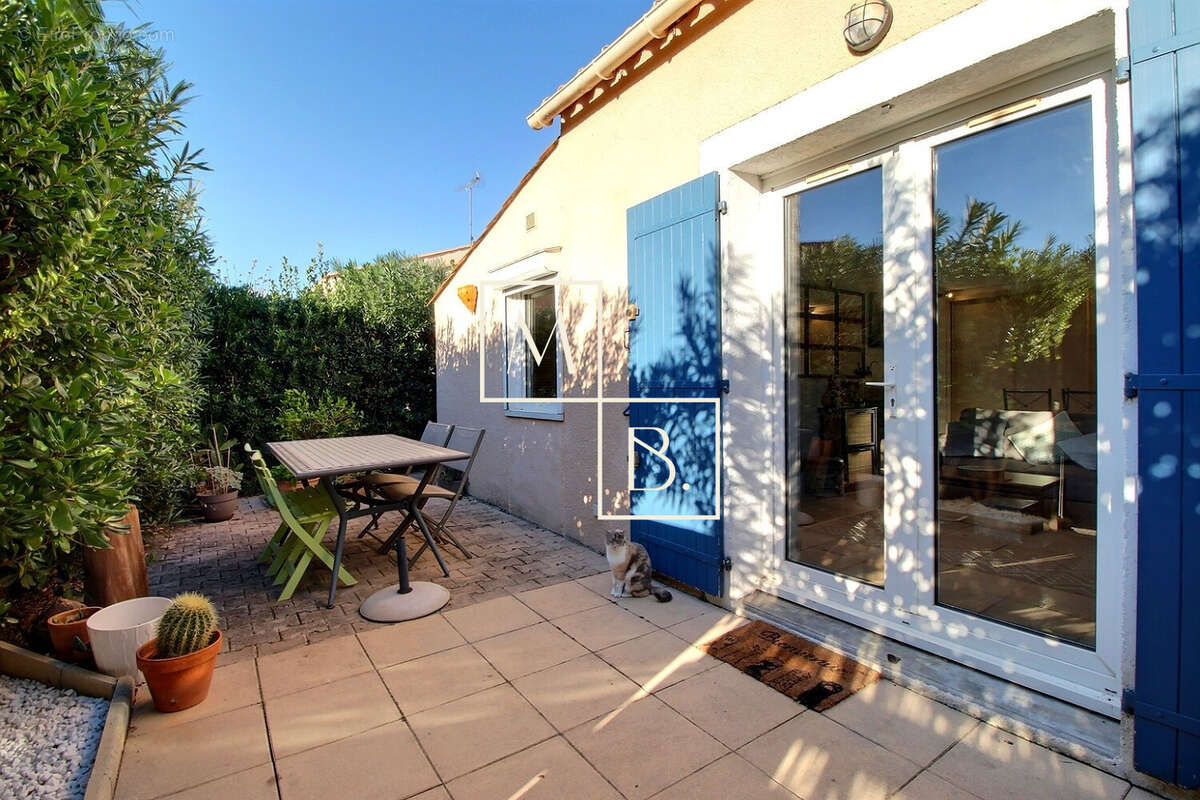 Maison à VIC-LA-GARDIOLE