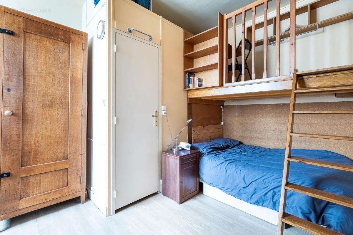 Appartement à PARIS-10E
